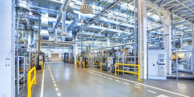 Fabrika Satın Almak mı, Kiralamak mı? Hangisi Daha Avantajlı?